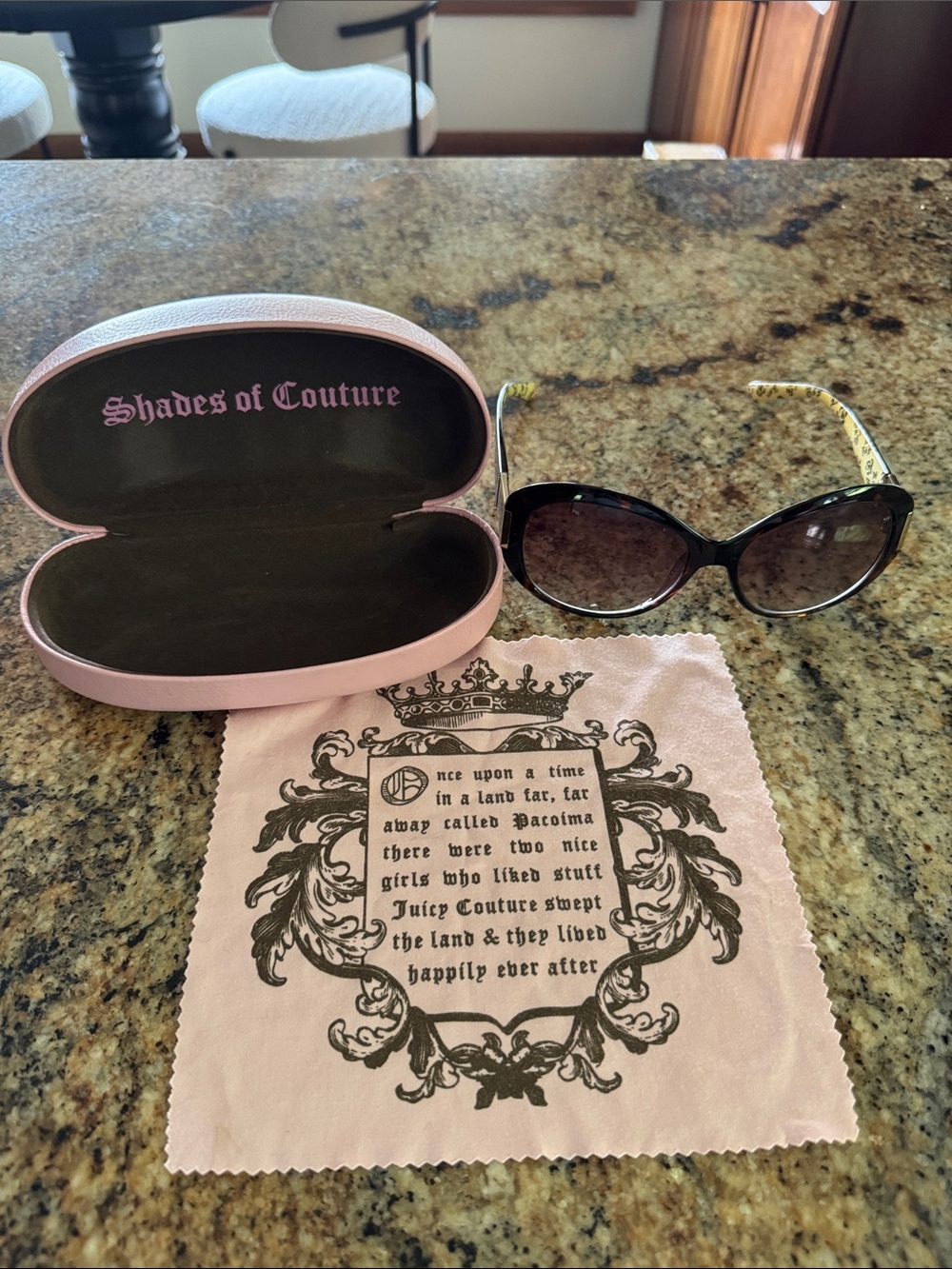 2004 Juicy Couture Sunglasses W/ Case & Matching Decorative Cleaning Cloth